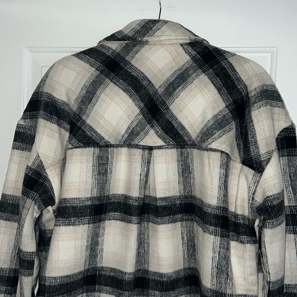 Garage Vancity Shacket Size Large - Picture 6 of 8